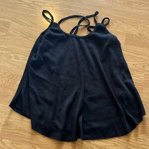 Sz L strappy flowing tank top
